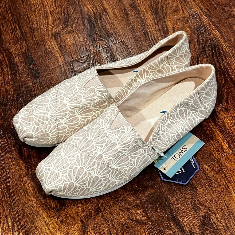 Toms Womens Alpargatas Peony Foil Seashell Print Size 11 NEW In Box - Picture 3 of 10